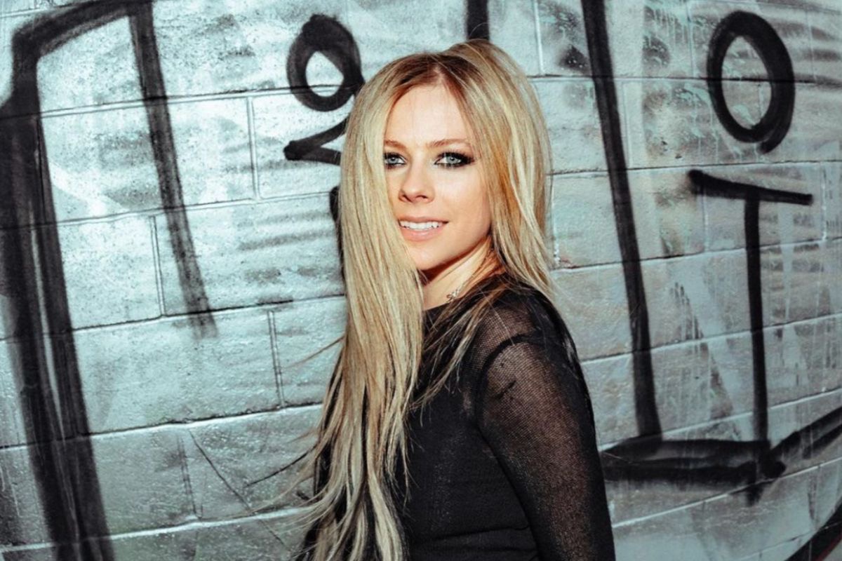 Avril Lavigne debuta en TikTok junto al “Sk8er Boi” Tony Hawk