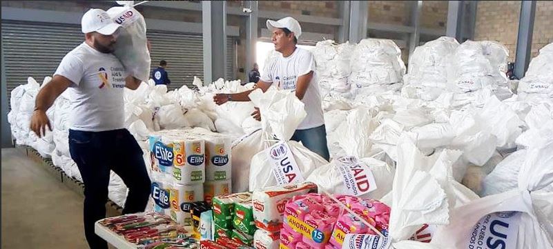 En Miami recolectaron más mil cajas con suministros para Venezuela