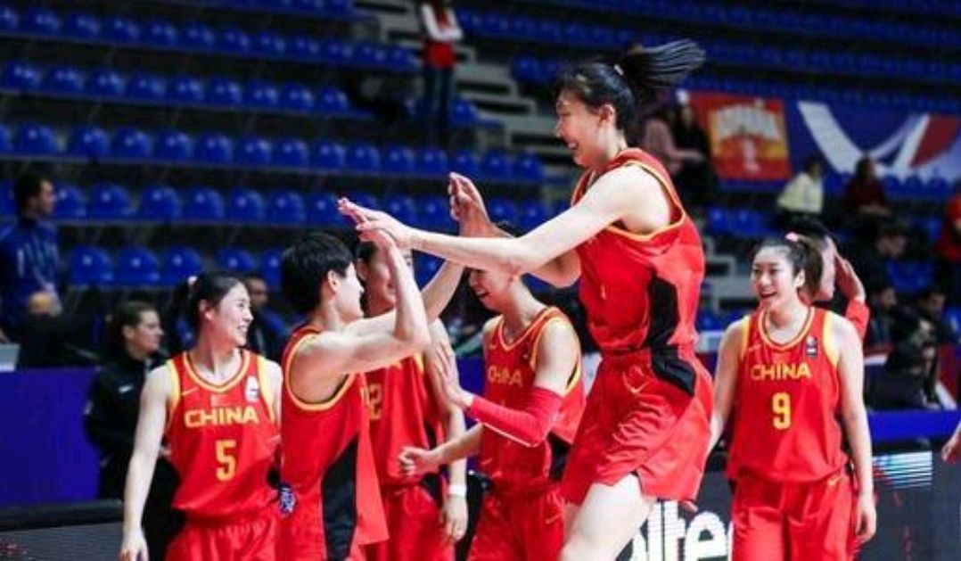 El video que asombra al mundo: La basquetbolista china que se volvió viral en las redes