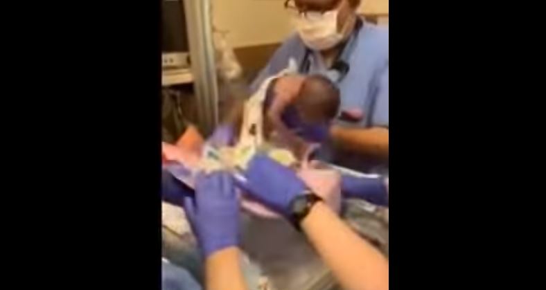 ¡De no creer! Doctor dejó caer sobre una mesa a bebé recién nacida en Arizona