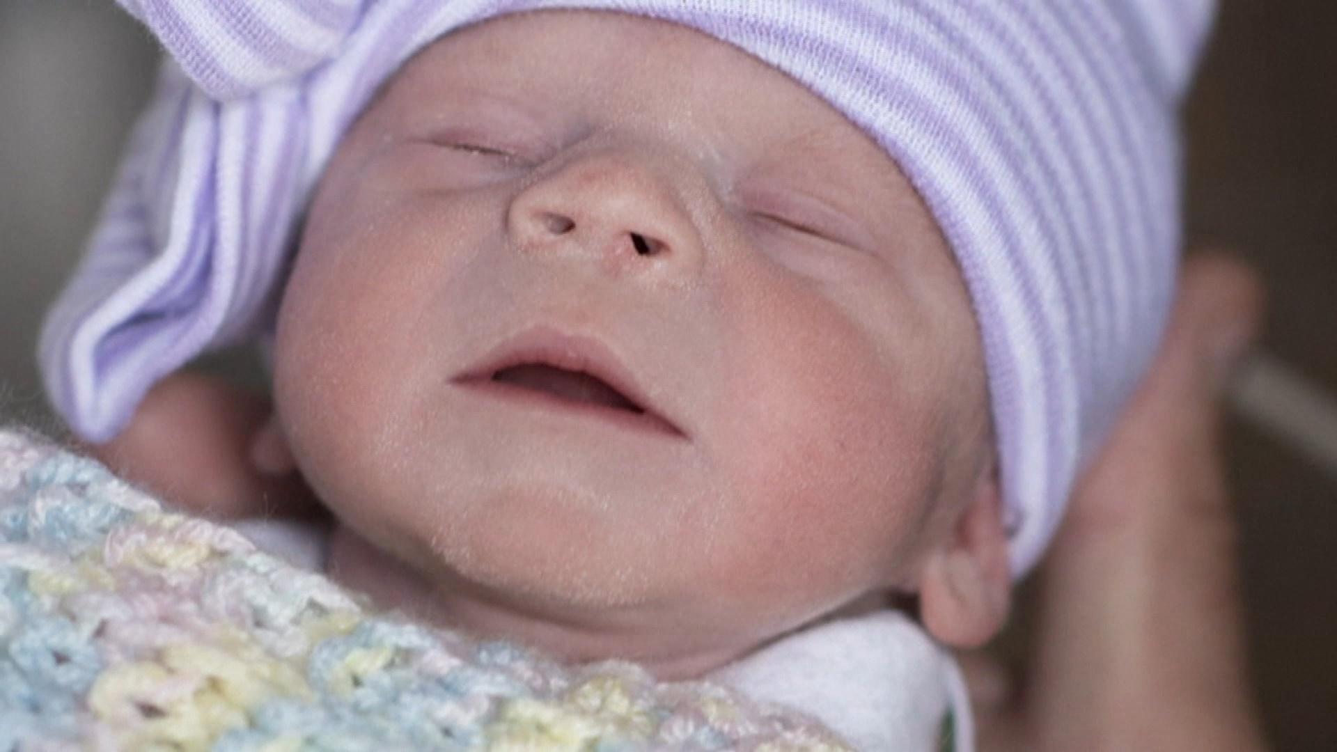 Estados Unidos: Nació primer bebé de útero trasplantado de donante fallecido