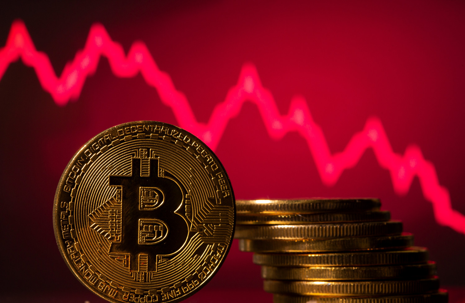 Precio del Bitcoin decae por menos de 42.000 dólares