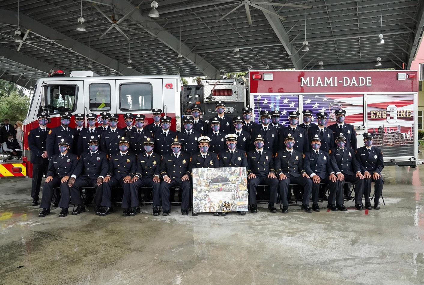 Departamento de bomberos de Miami Dade graduó a 23 nuevos miembros