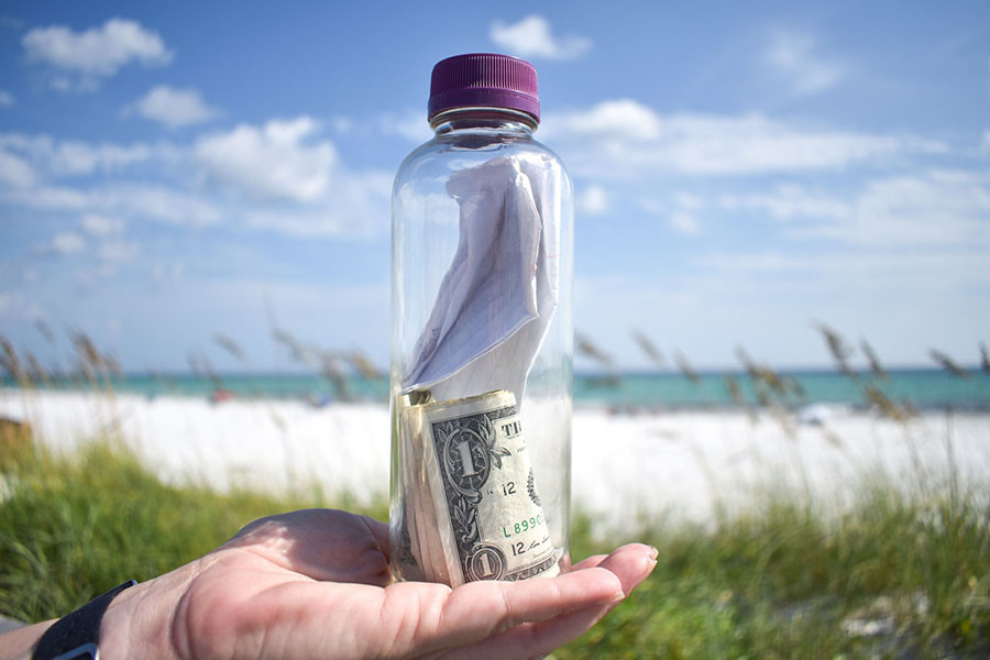 Una botella con un contenido muy especial se encontró en playa de Florida