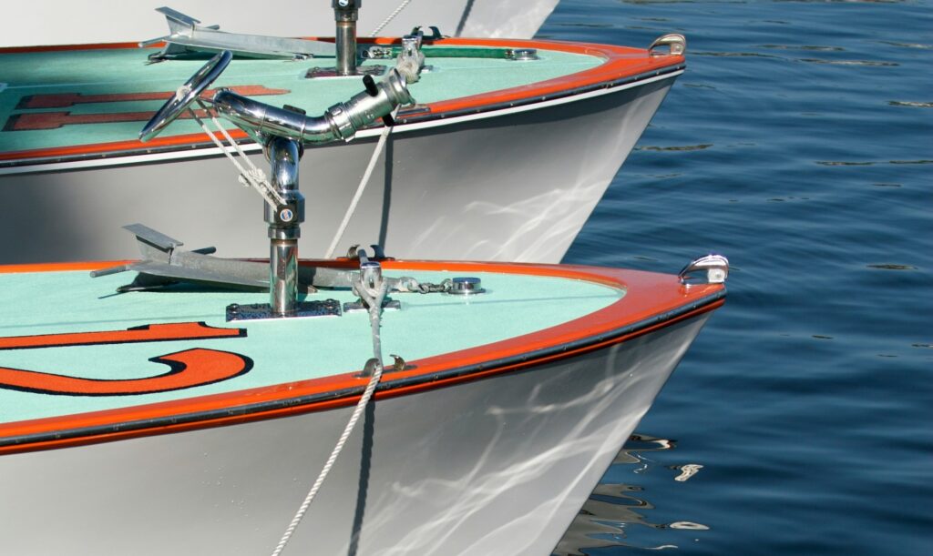 botes ley anclados