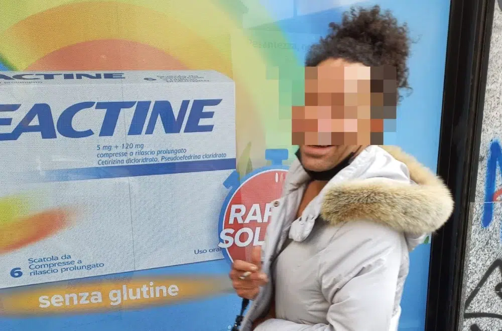 Policía golpea salvajemente a mujer trans, vecinos graban y se hace viral