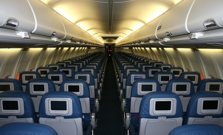 ¿Te aterran los aviones? Estos son los asientos mas seguros para viajar