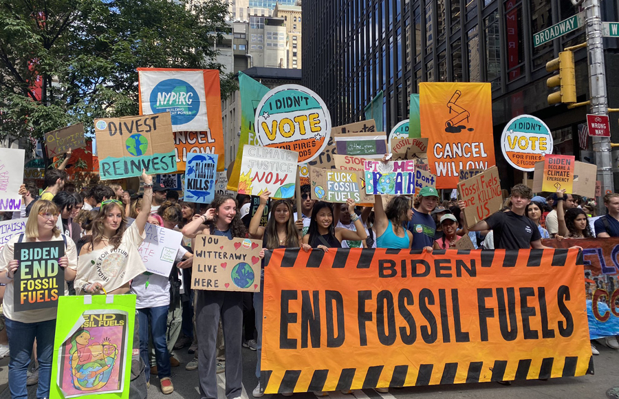 Activistas llenan calles de Nueva York en protesta contra el cambio climático