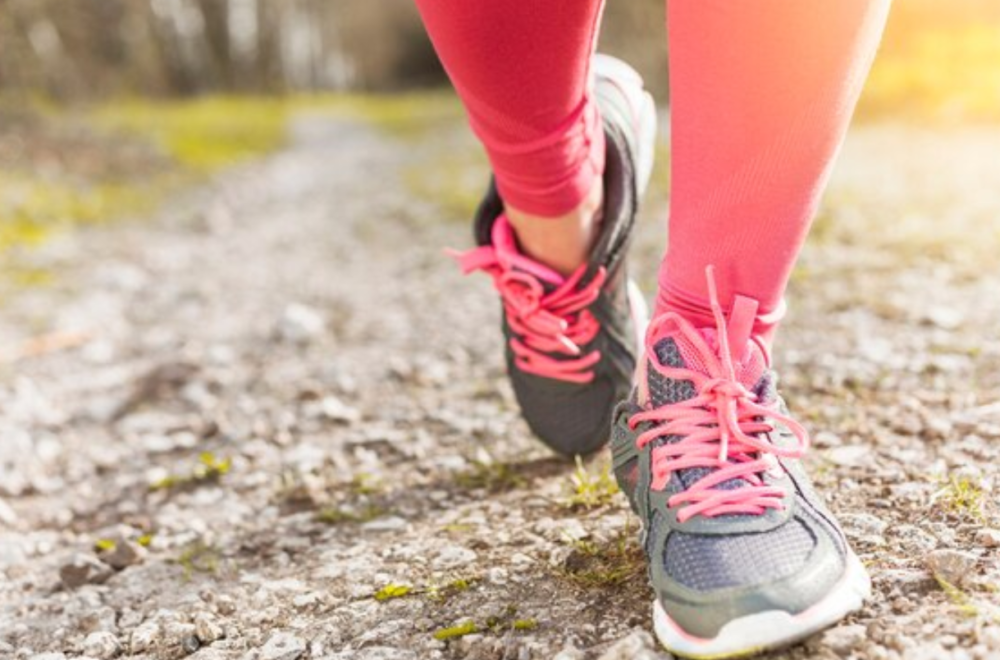 Acelera el paso: caminar rápido reduce riesgo de una peligrosa enfermedad