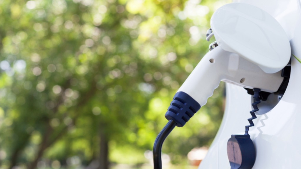 FPL añade estaciones de carga para vehículos eléctricos en el sur de Florida
