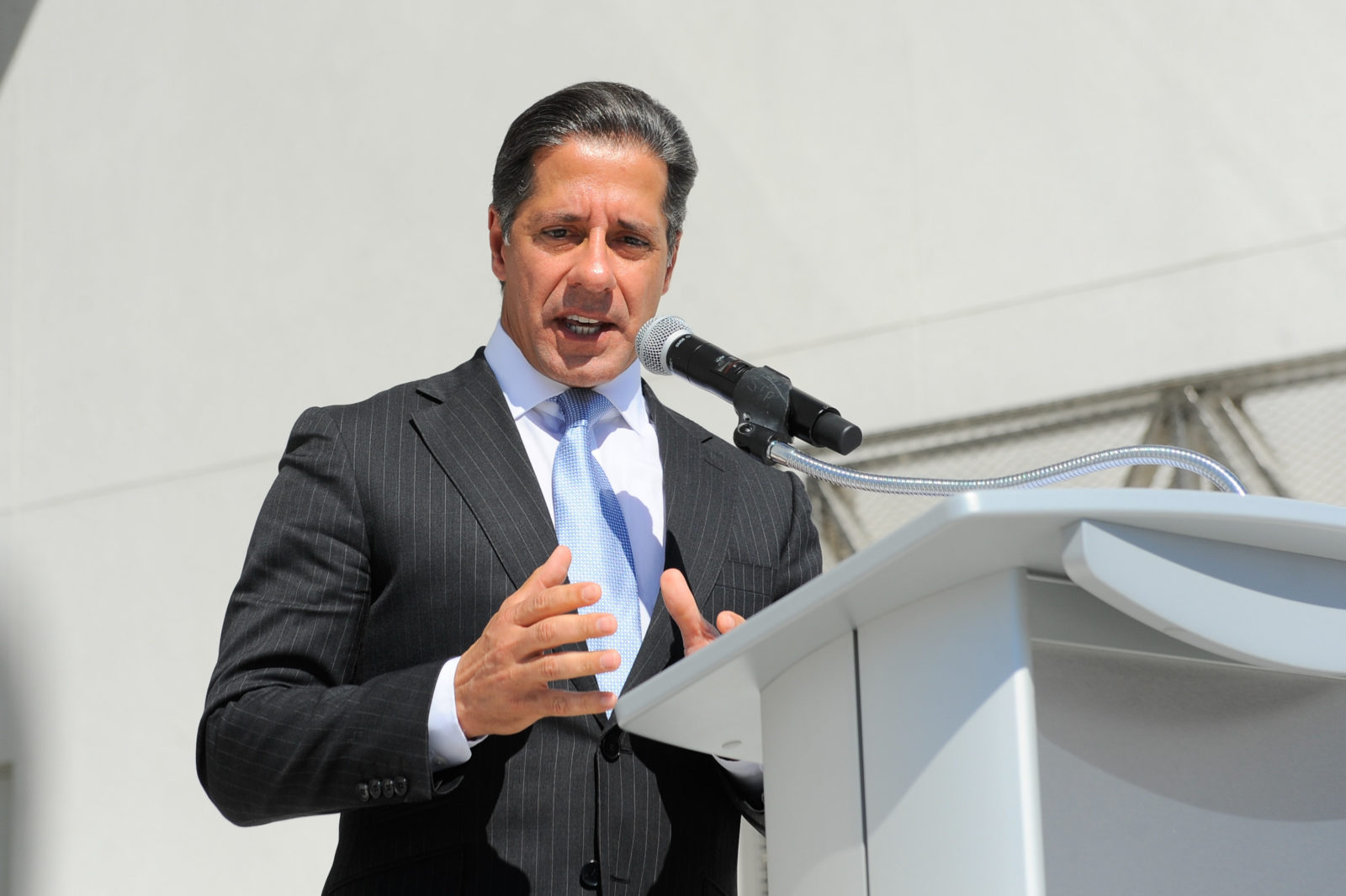 El superintendente de Miami-Dade se defiende de las acusaciones sobre la donación anónima