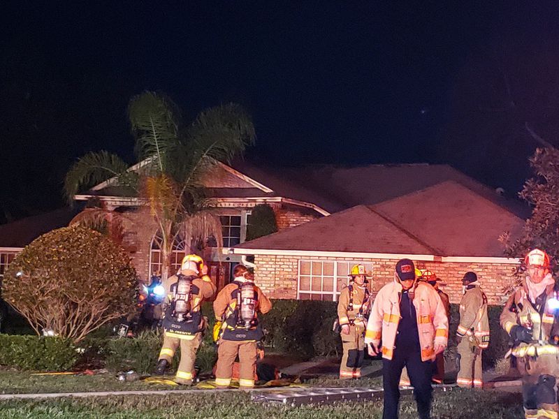 Casa del conocido DJ Johnny Magic destruida por incendio en Florida