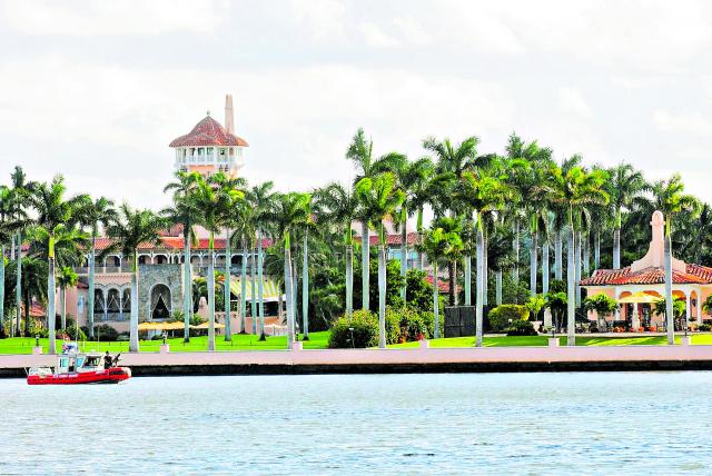 El FBI decomisó una docena de cajas de la mansión de Mar-a-Lago de Trump en Florida