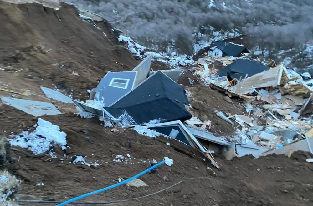 Video captó impresionante colapso de dos casas en Utah