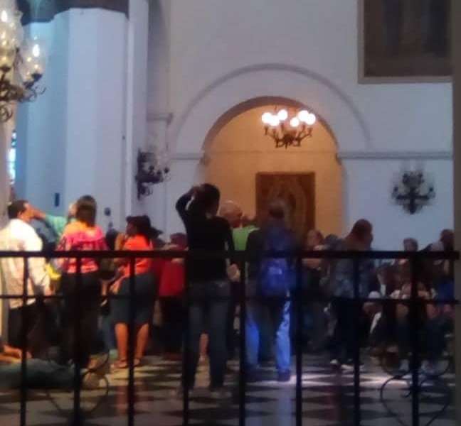 Ex trabajadores tomaron Catedral de Caracas exigiendo pago de deudas al régimen de Maduro