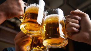 Científicos dicen que una cerveza al día basta para dañar el cerebro 