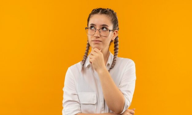 Cuatro manías de las personas inteligentes, según expertos: ¿Tienes alguna de ellas?