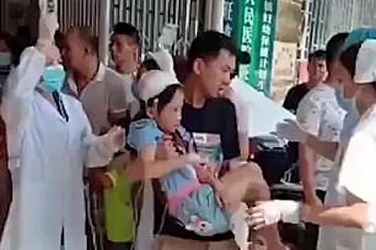 Ataque en escuela de China salda con más de 40 heridos