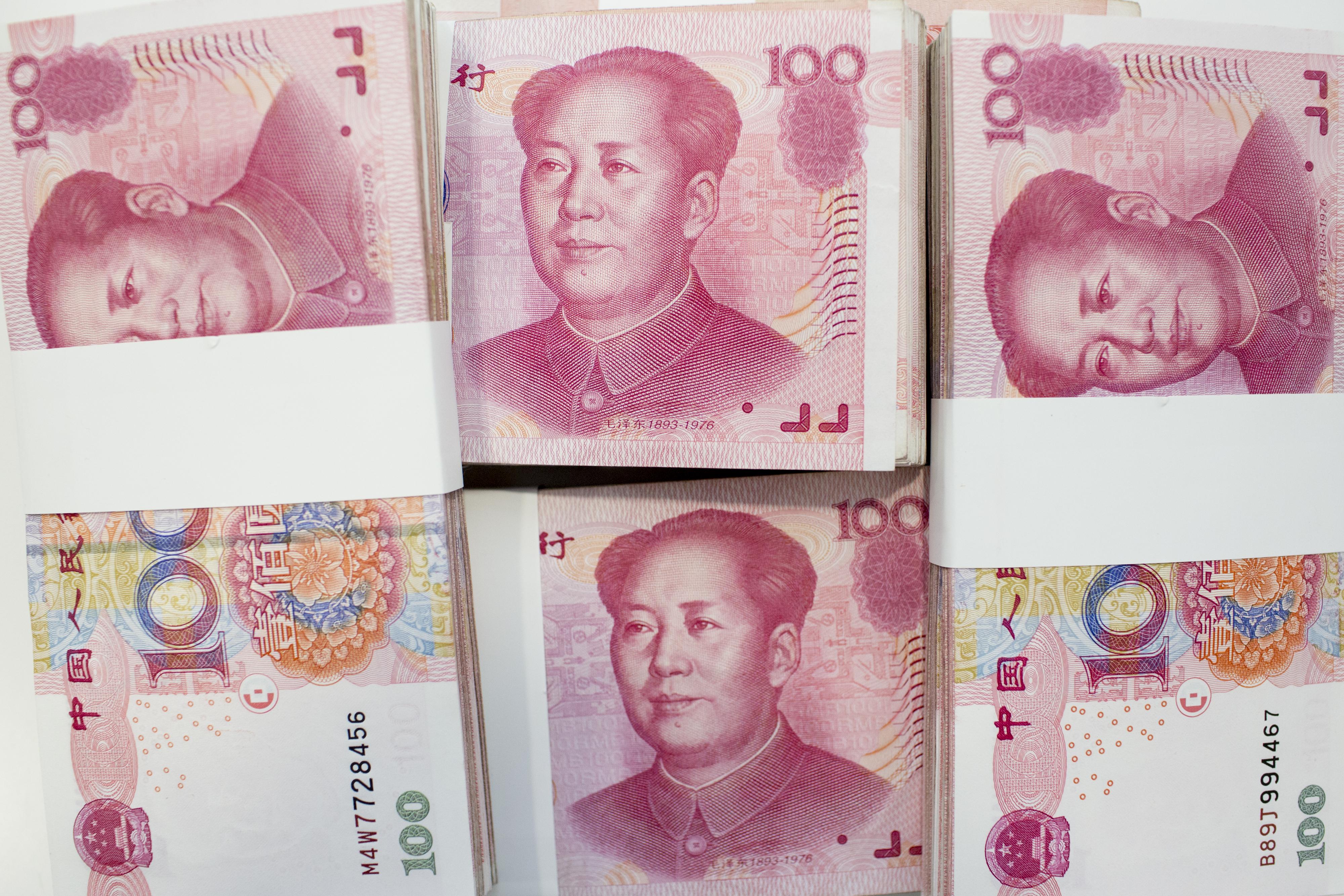 ¡Corrupción en China! Encuentran 29 millones de dólares en vivienda de ex funcionario de entidad crediticia