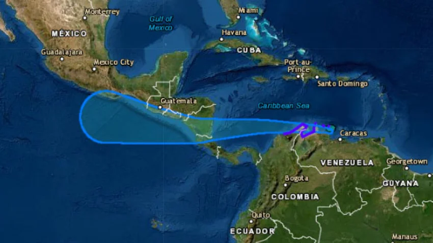 Ciclón tropical que amenaza el Caribe sigue su trayectoria hacia Colombia