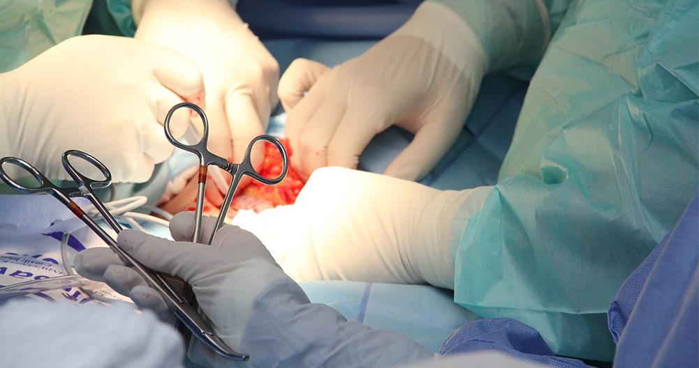 Cirujano en problemas por quitar grasa en vez de extirpar apéndice de paciente en sur de Florida