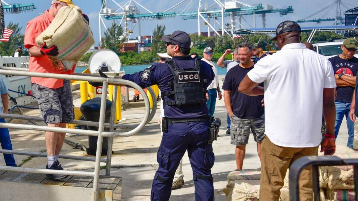 Confiscan 8.500 libras de cocaína en el sur de la Florida