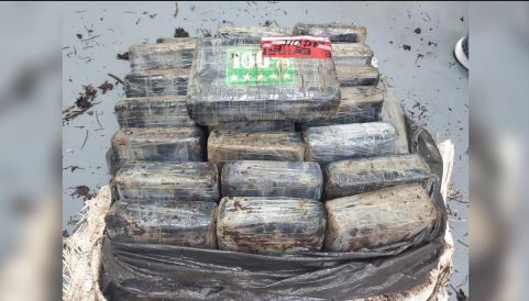 Aparecen 126 libras de cocaína en la costa de Florida