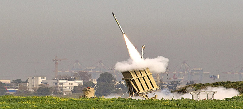 Periodista transmitió en vivo como sistema de defensa israelí intercepta misiles desde Gaza (Video)