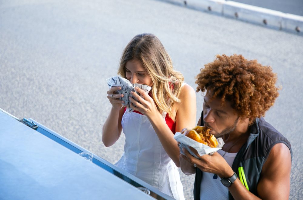 ¿Comes rápido? Expertos advierten que tu salud está en riesgo