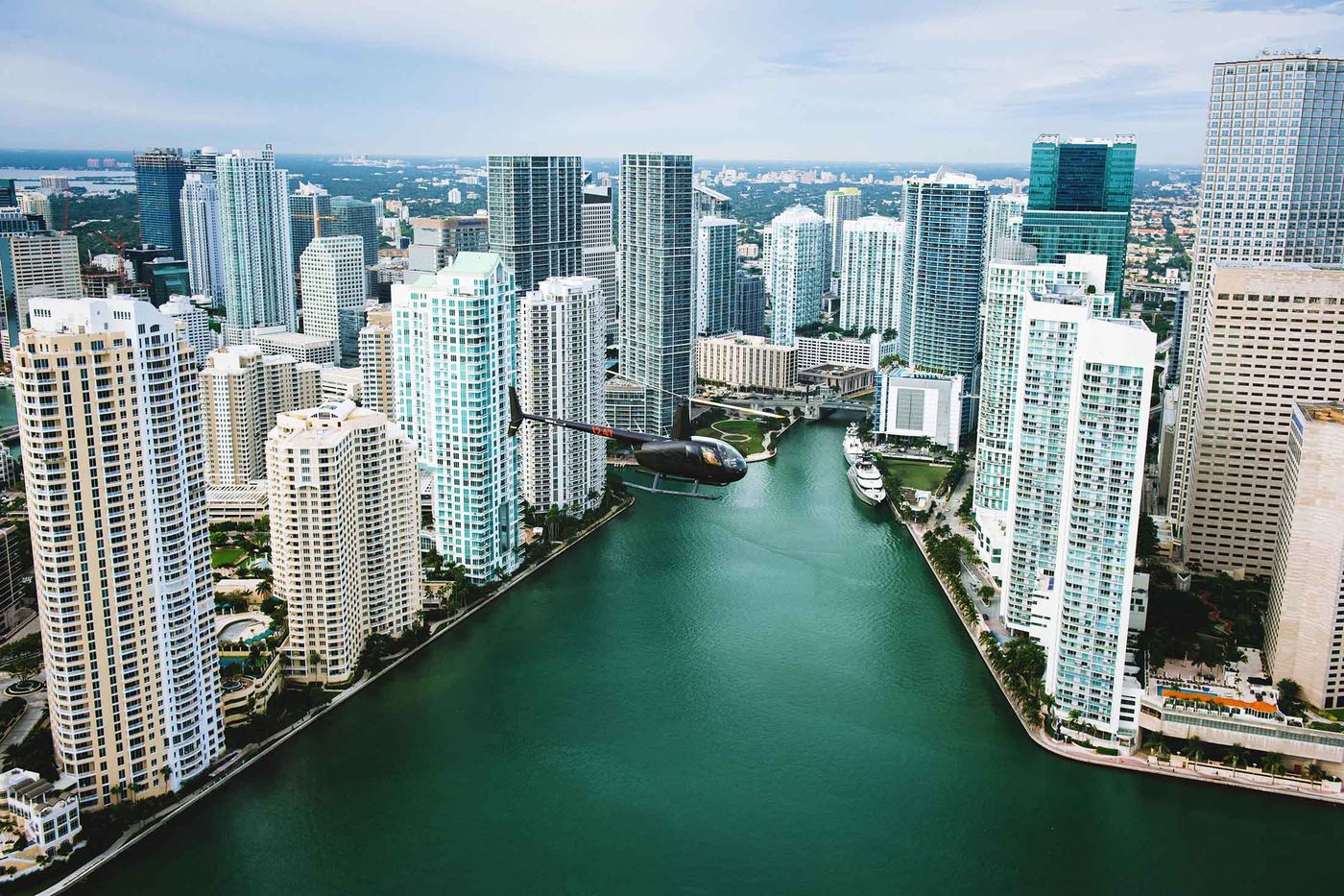 Sol y bajos impuestos: por qué las empresas de criptomonedas se mudan a Miami