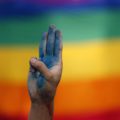 Juez Federal bloquea ley de DeSantis contra menores trans: “La identidad de género existe”