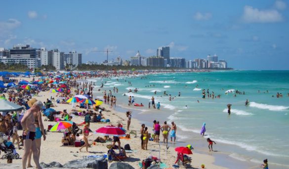¡Temen por COVID! Playas repletas de personas fin de semana del Labor Day en Florida