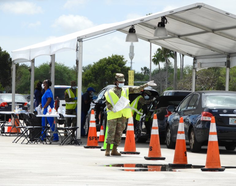 Sitios de pruebas covid-19 del sur de Florida cerrarán durante el fin de semana por tormentas