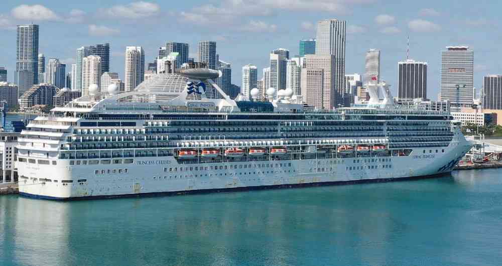 Carnival canceló todos los cruceros de EE.UU. hasta enero