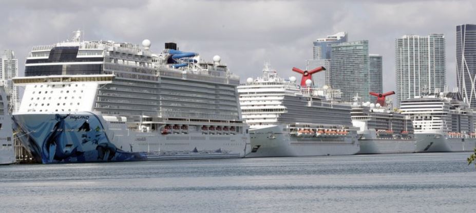 Los CDC advierten que viajar en cruceros representa un riesgo de infección “muy alto”.