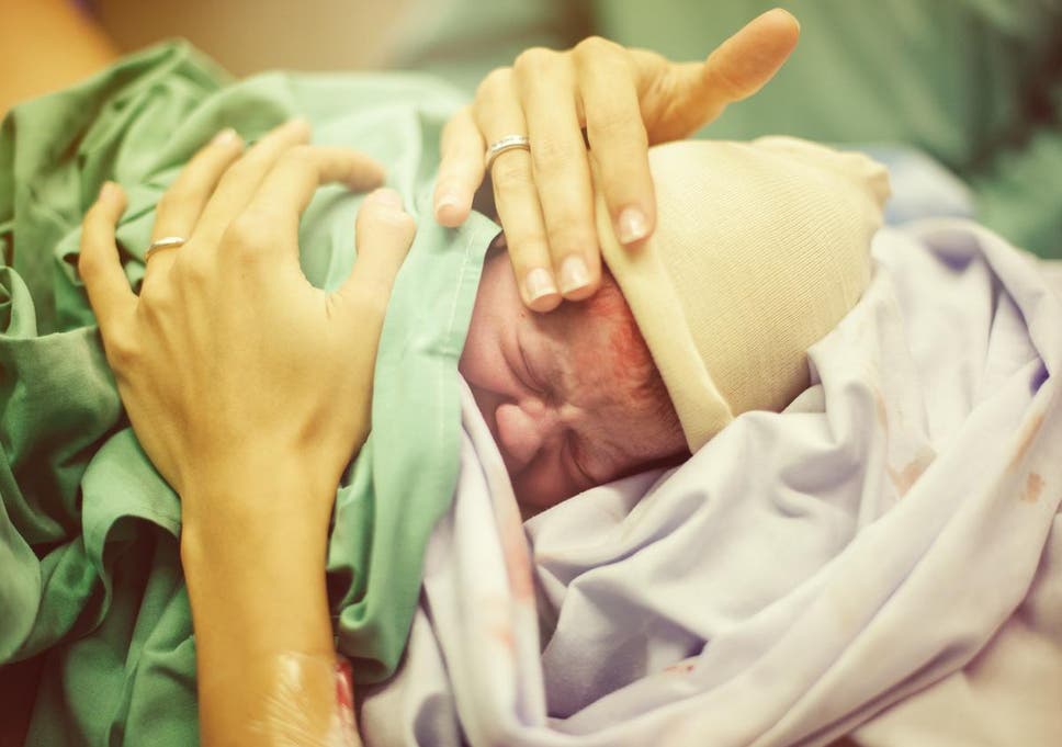 Mujer da a luz en el estacionamiento del centro de maternidad Margate