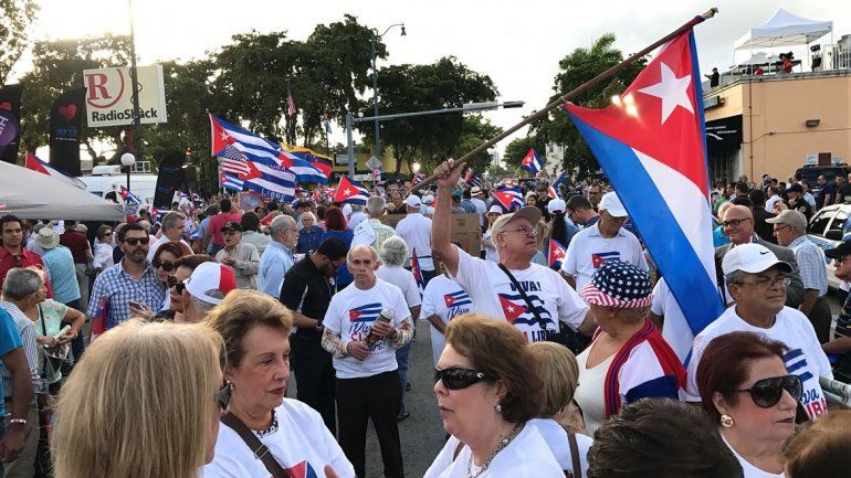 Miami realiza nueva caravana de solidaridad con Cuba