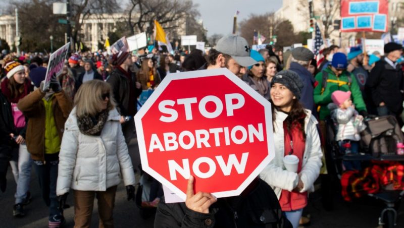 Al sur de Tampa quieren prohibir clínicas de aborto