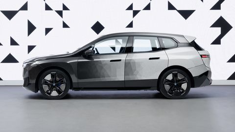 BMW presenta un automóvil que cambia de color con solo pulsar un botón