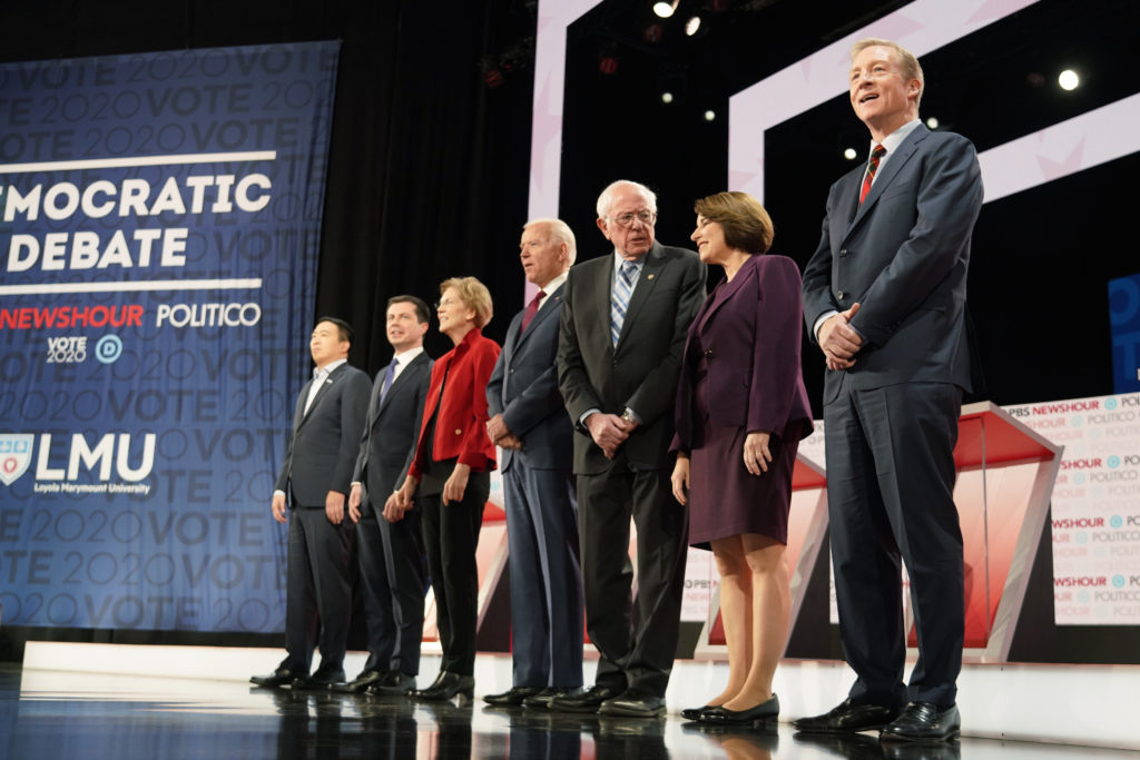 En el sexto debate demócrata Buttigieg fue el centro de atención y Biden lidera