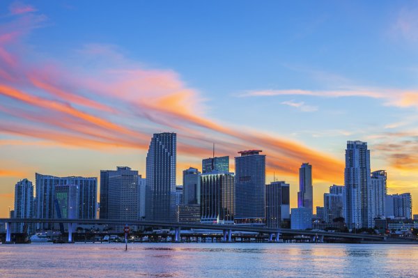 Venden condominio por $3 millones en Miami Beach
