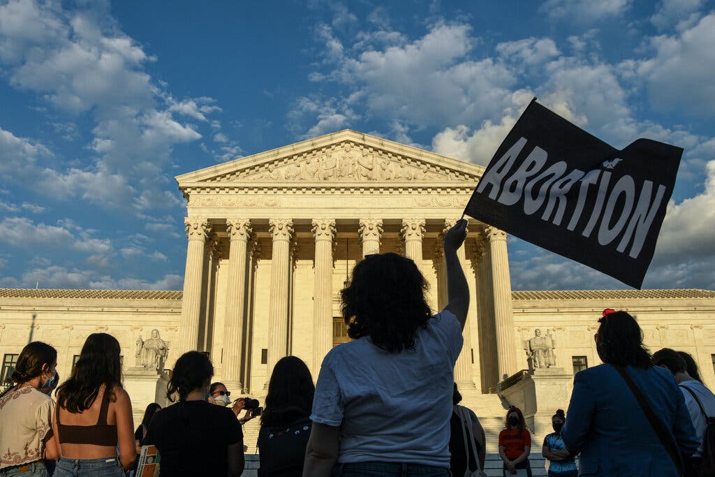 El derecho al aborto en EE.UU se debate ante la Corte Suprema