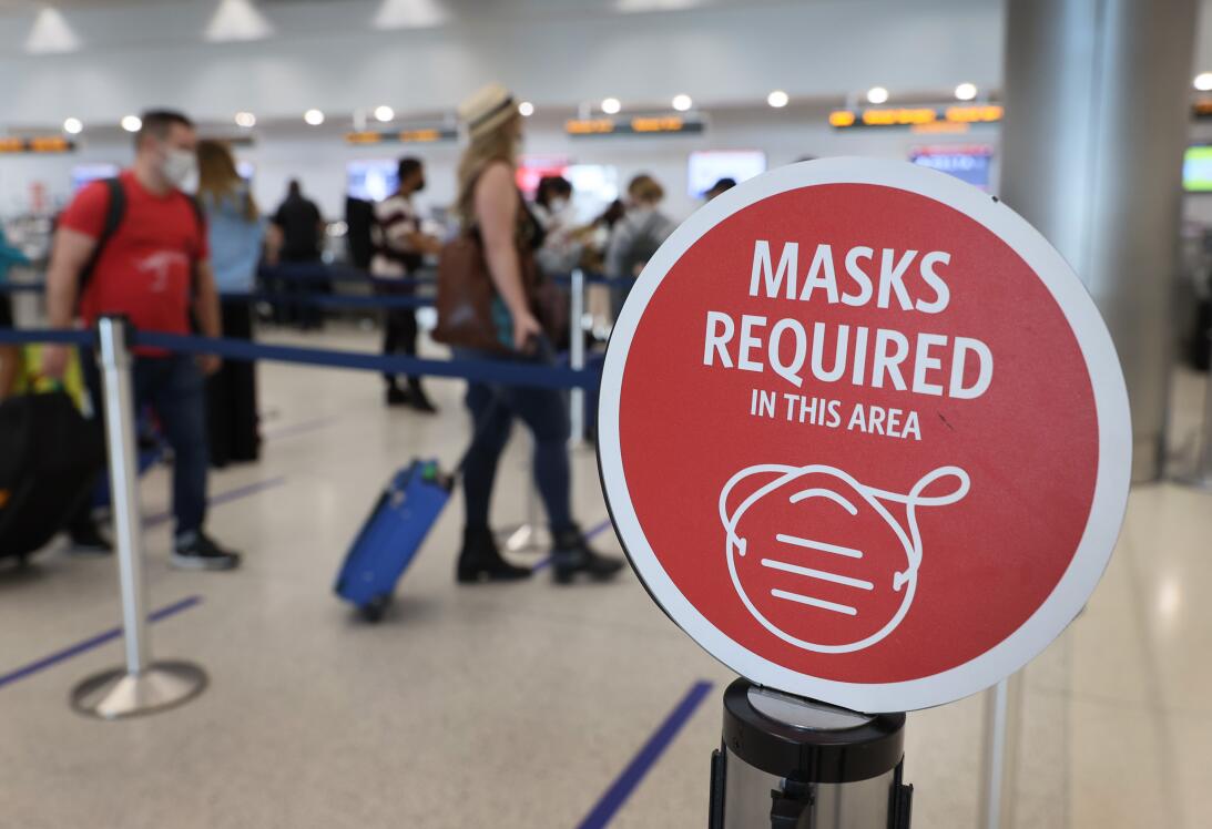 Florida desafía el mandato de máscara durante los viajes