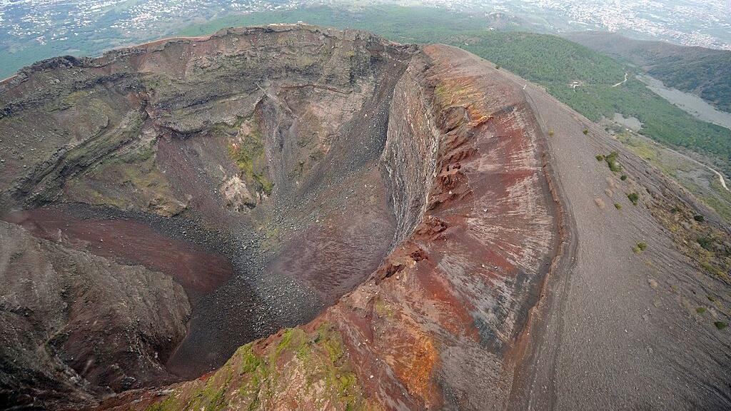 Turista cae al cráter del Vesubio luego de una selfie