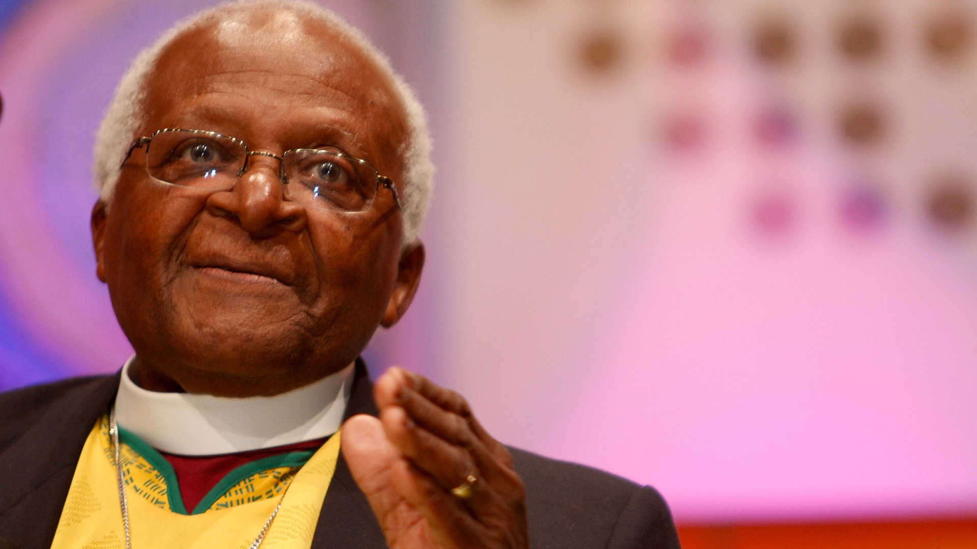 Muere Desmond Tutu, líder antiapartheid de Sudáfrica