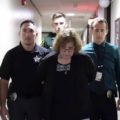 Se hizo justicia en Florida: Arrestan a señora que asesinó a vecina frente a su hijo