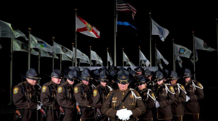 Policía de Miami-Dade conmemora Día Nacional de los Agentes de Paz