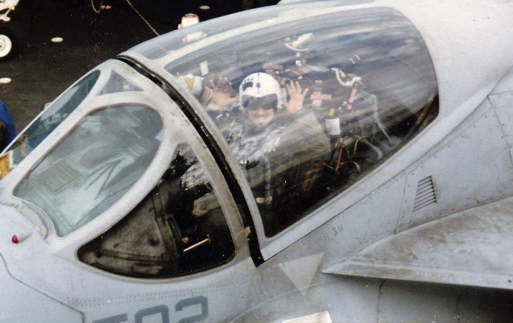 Veterano de la Fuerza Aérea rompe el silencio: EEUU oculta naves extraterrestres