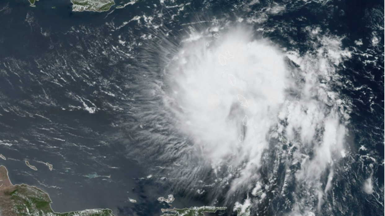 Dorian se transformará en un gran huracán el viernes y sigue apuntando a la Florida