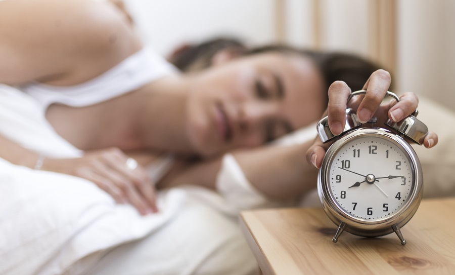 ¿Dormir mal puede hacerte engordar? Descubre cómo evitarlo
